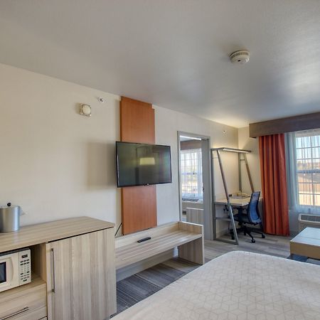 Holiday Inn Express Hotel & Suites Milwaukee Airport By Ihg Екстериор снимка