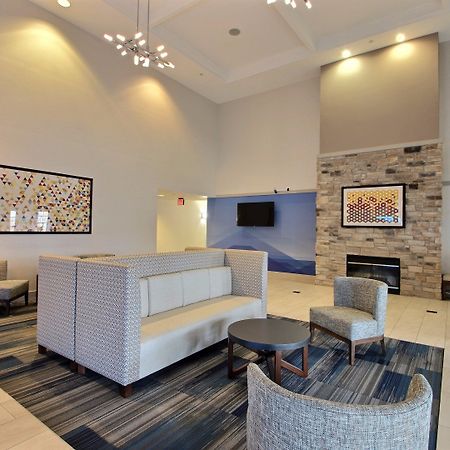 Holiday Inn Express Hotel & Suites Milwaukee Airport By Ihg Екстериор снимка
