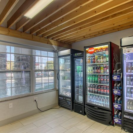 Holiday Inn Express Hotel & Suites Milwaukee Airport By Ihg Екстериор снимка