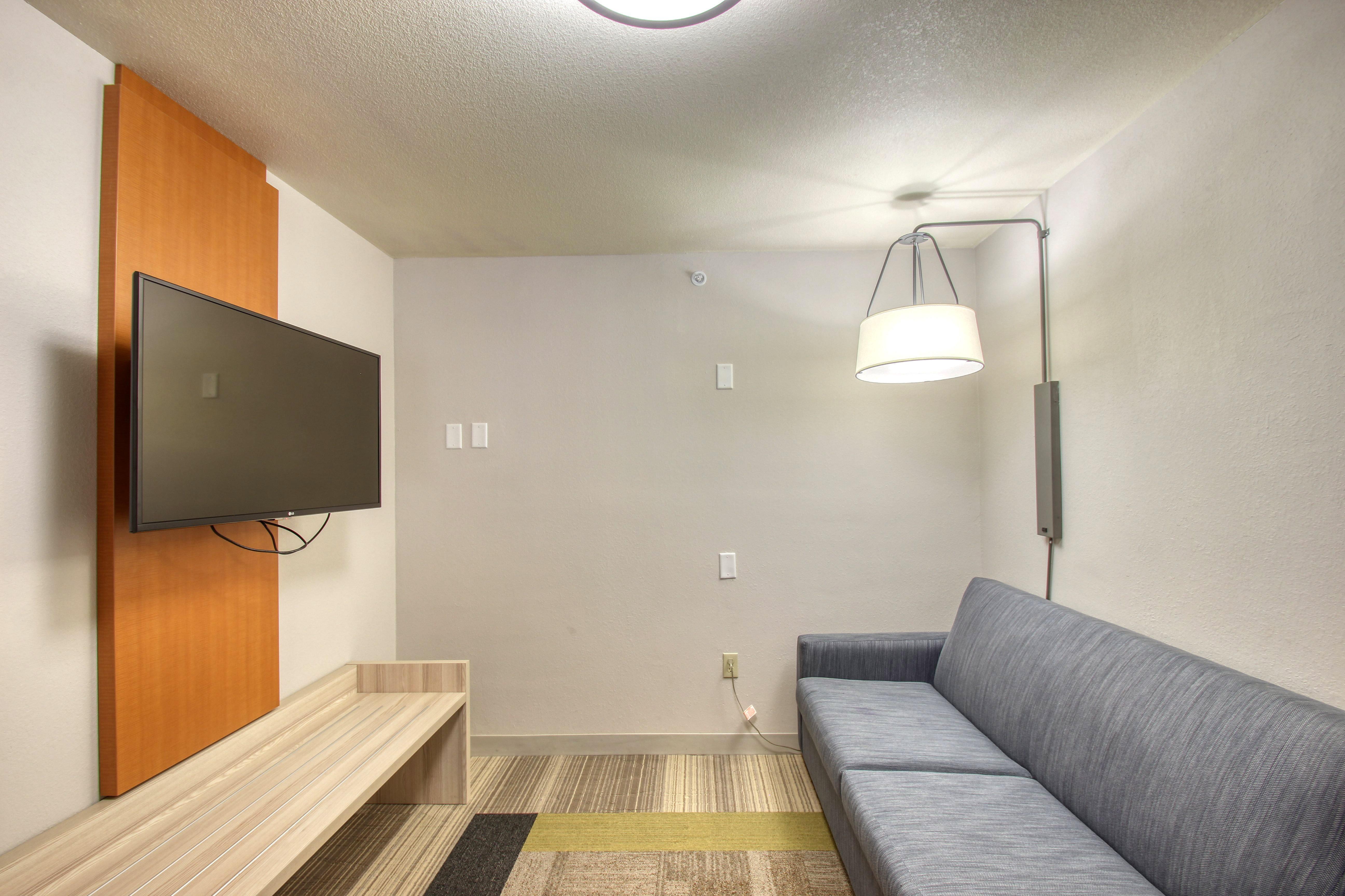 Holiday Inn Express Hotel & Suites Milwaukee Airport By Ihg Екстериор снимка