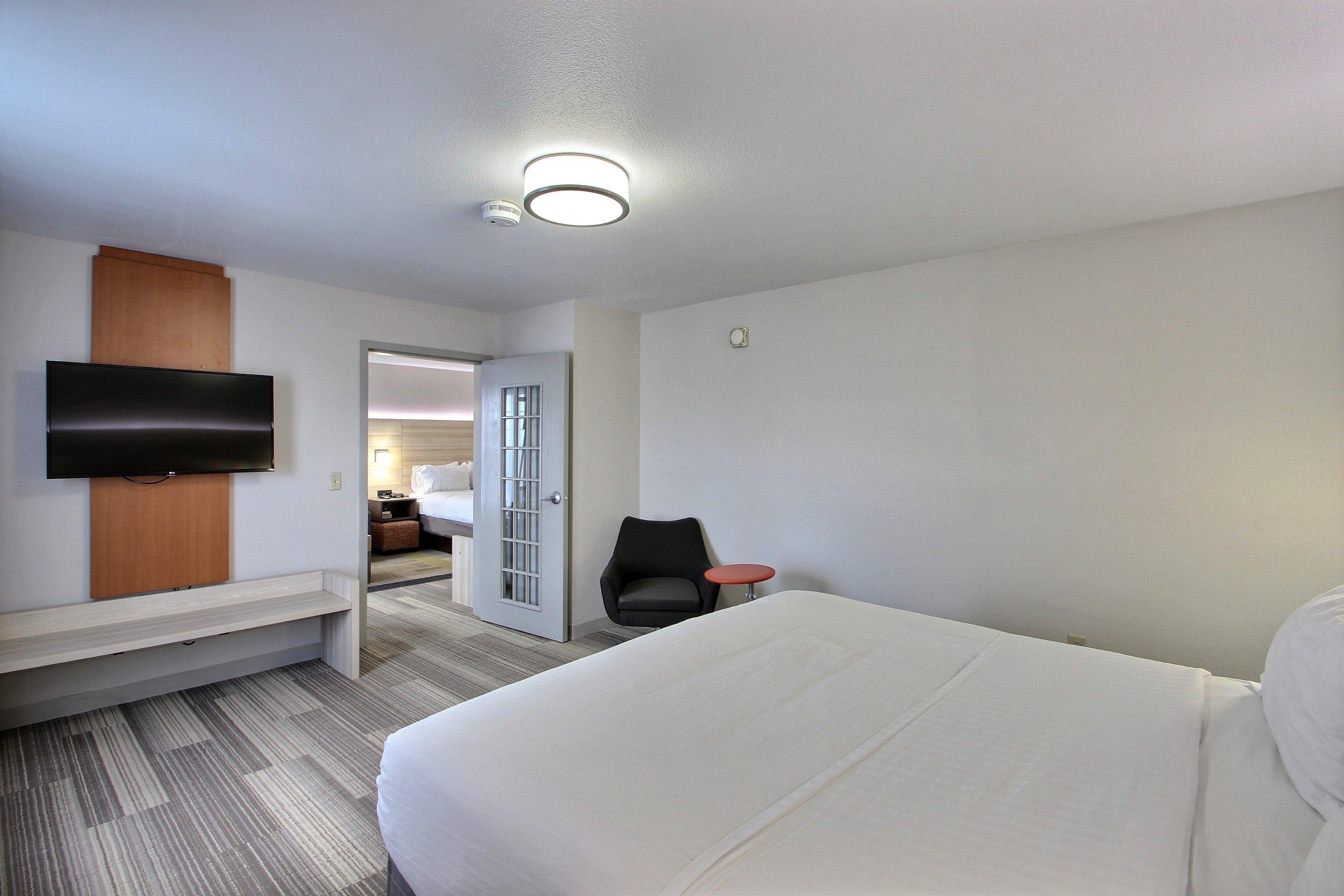 Holiday Inn Express Hotel & Suites Milwaukee Airport By Ihg Екстериор снимка