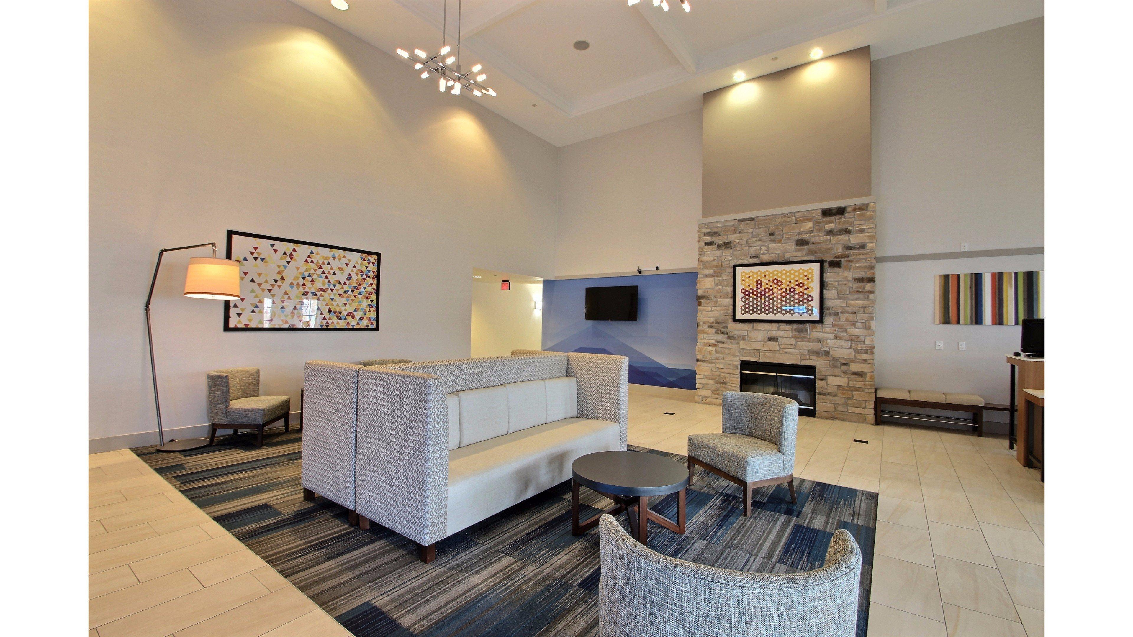 Holiday Inn Express Hotel & Suites Milwaukee Airport By Ihg Екстериор снимка