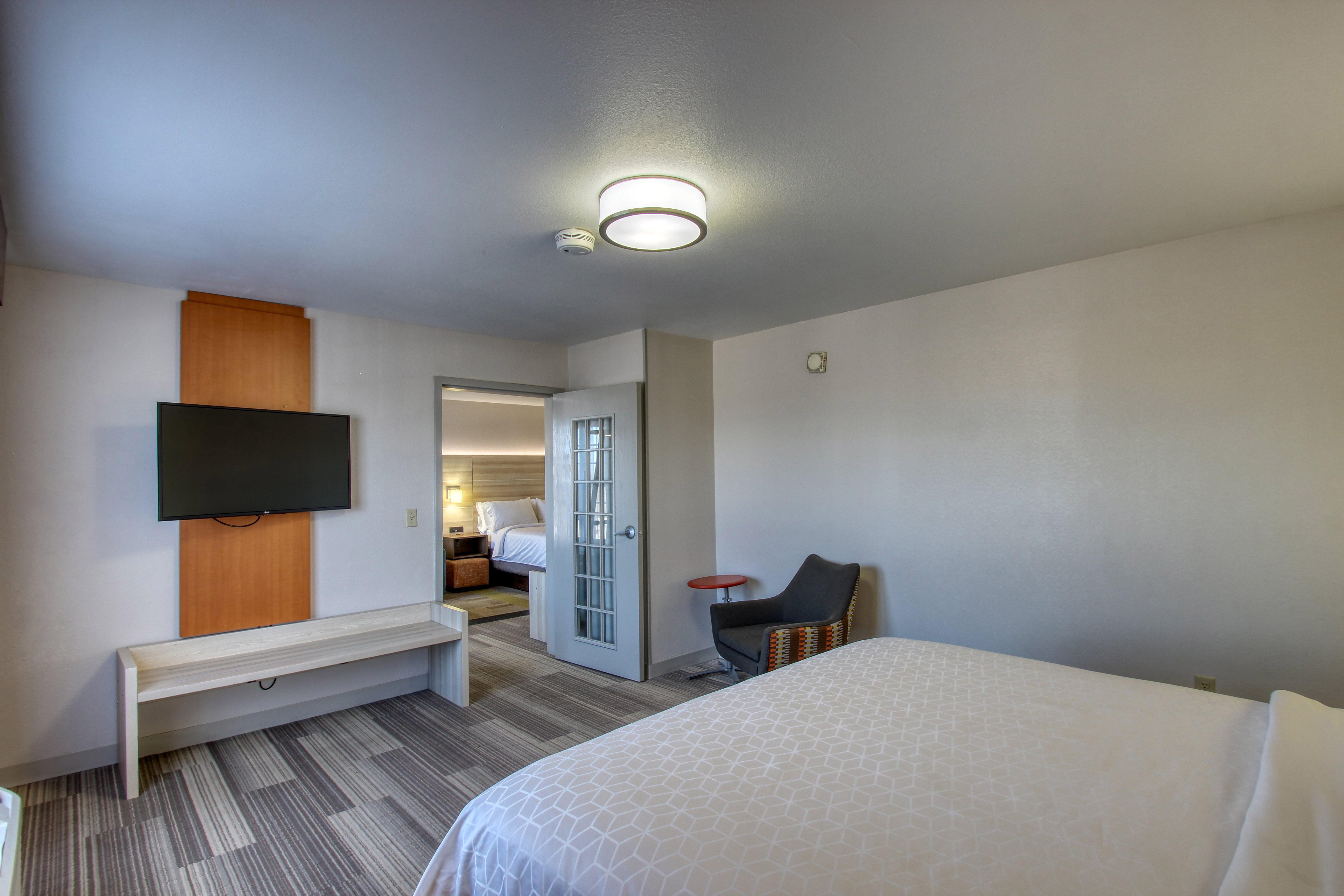 Holiday Inn Express Hotel & Suites Milwaukee Airport By Ihg Екстериор снимка