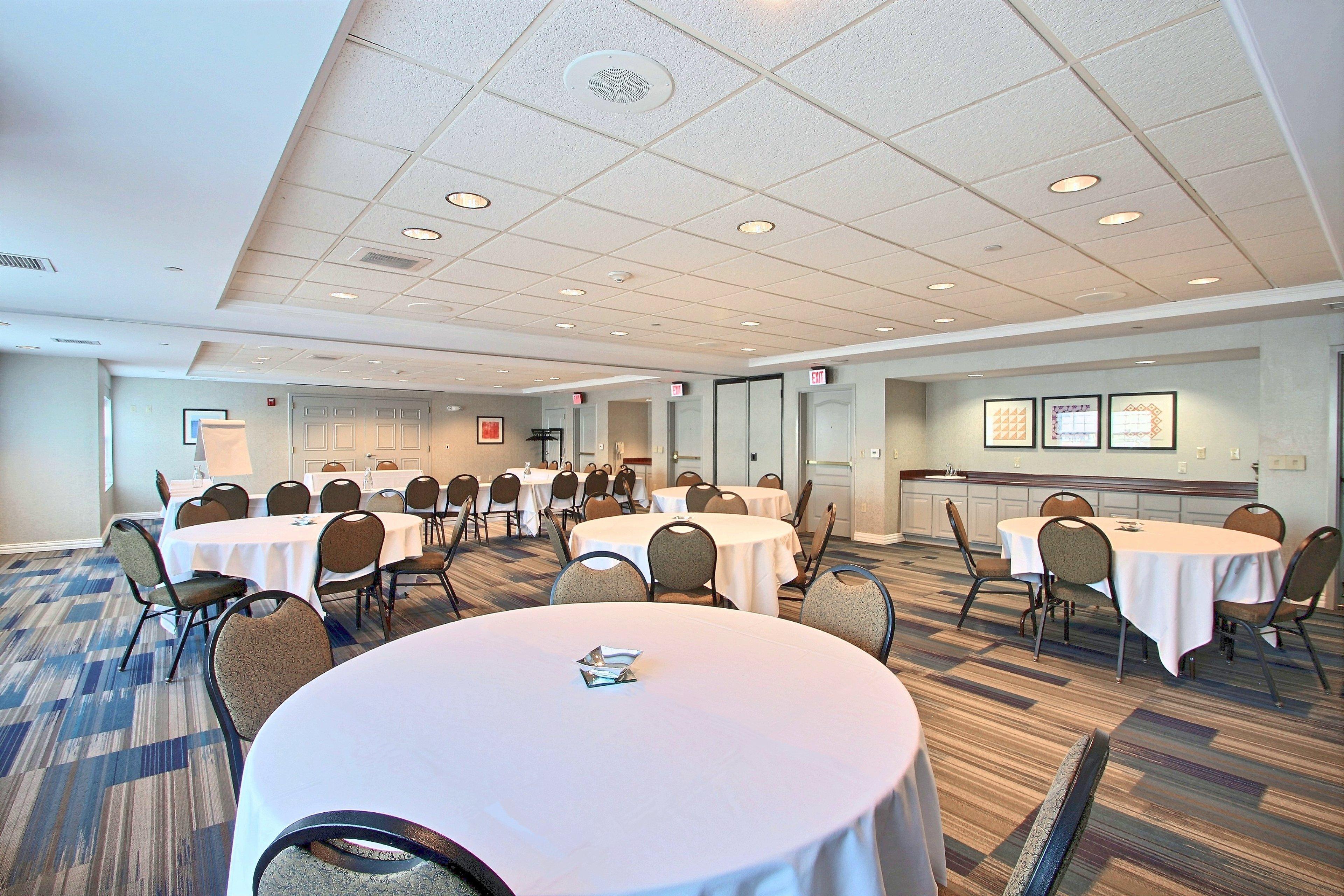 Holiday Inn Express Hotel & Suites Milwaukee Airport By Ihg Екстериор снимка
