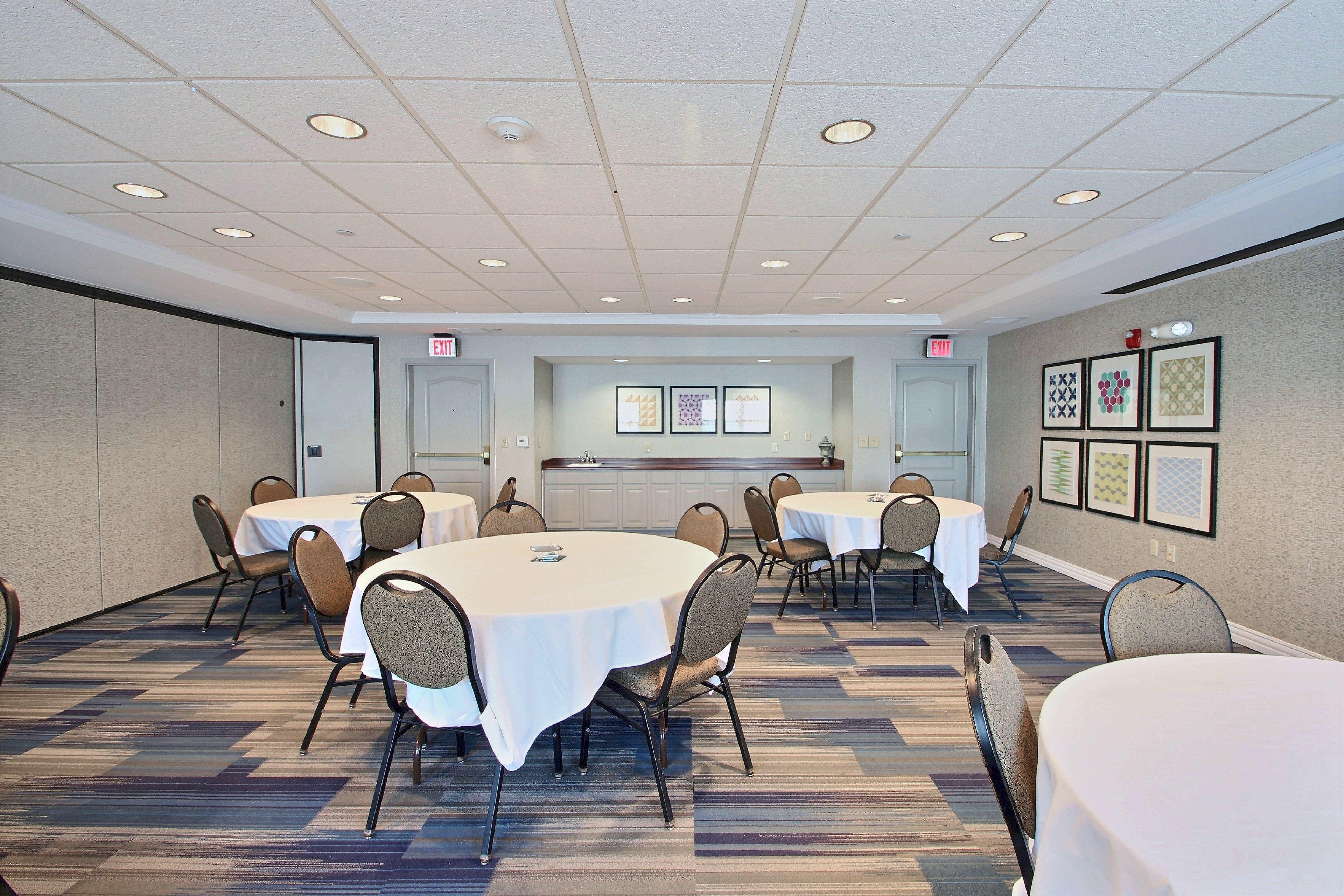 Holiday Inn Express Hotel & Suites Milwaukee Airport By Ihg Екстериор снимка
